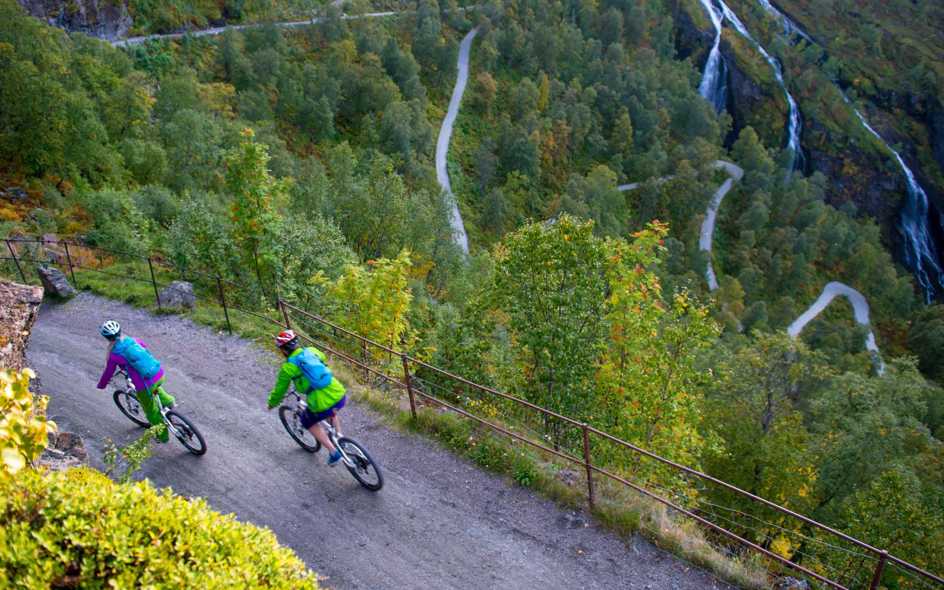 Aktivitäten am Aurlandsfjord: Fahrradfahren auf dem Rallarvegen