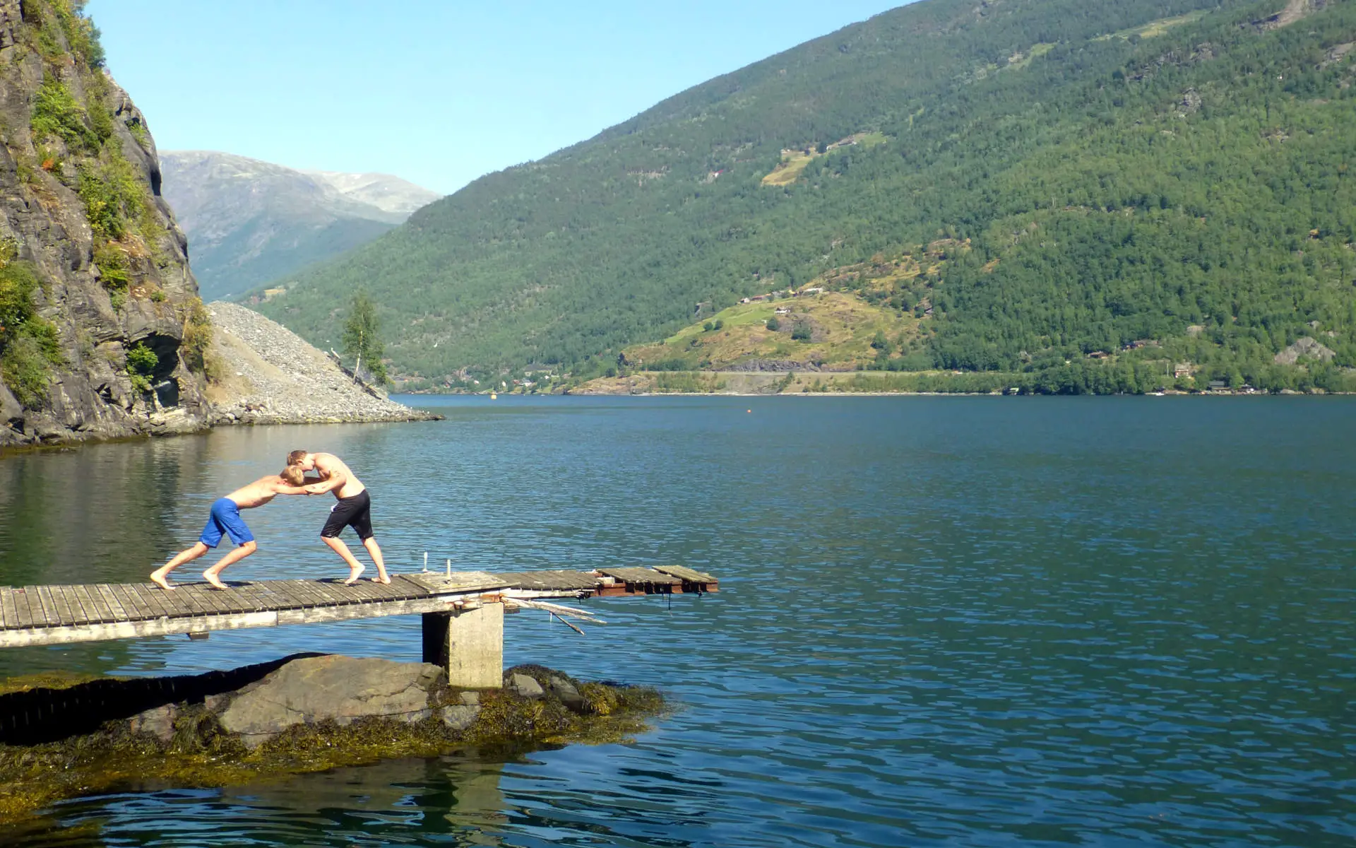 Reiseführer: Aurlandsfjord auf eigene Faust entdecken